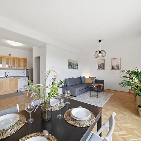 Blue Church Loft Terrace & Free Parking Nearby 브라티슬라바